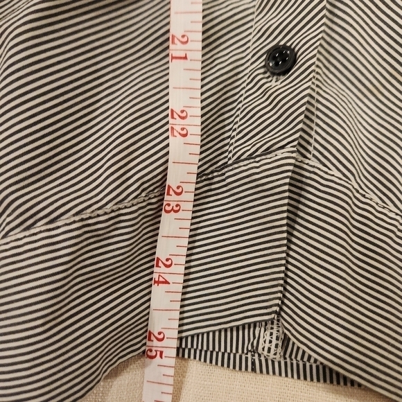 Comfy USA womens black and white  striped button down blouse. - Picture 3 of 11